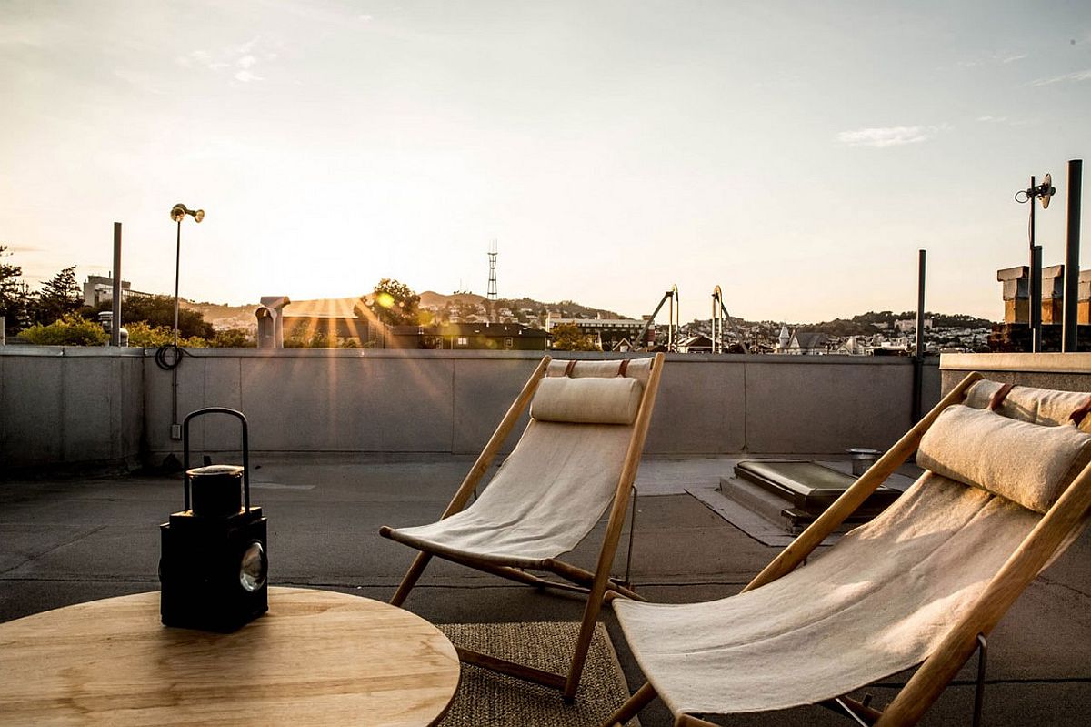 Rooftop-hangout-of-the-bachelor-pad-in-the-Mission-District-San-Francisco.jpg