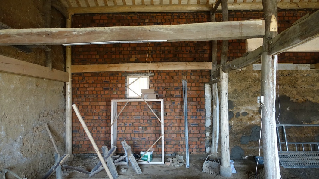 21-施工过程-墙体的修补与梁柱的替换.jpg