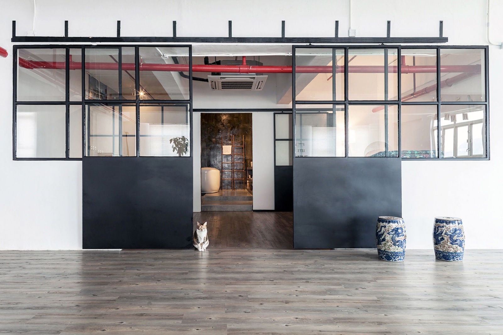 009-Warehouse-HM-By-Lim-Lu.jpg