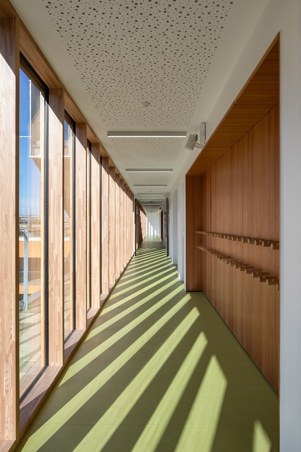 018-badinter-school-by-yoonseux-architectes-960x1440.jpg