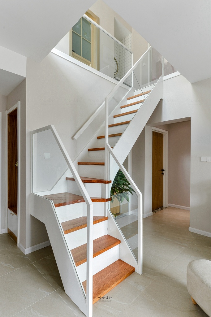 楼梯 (1).jpg