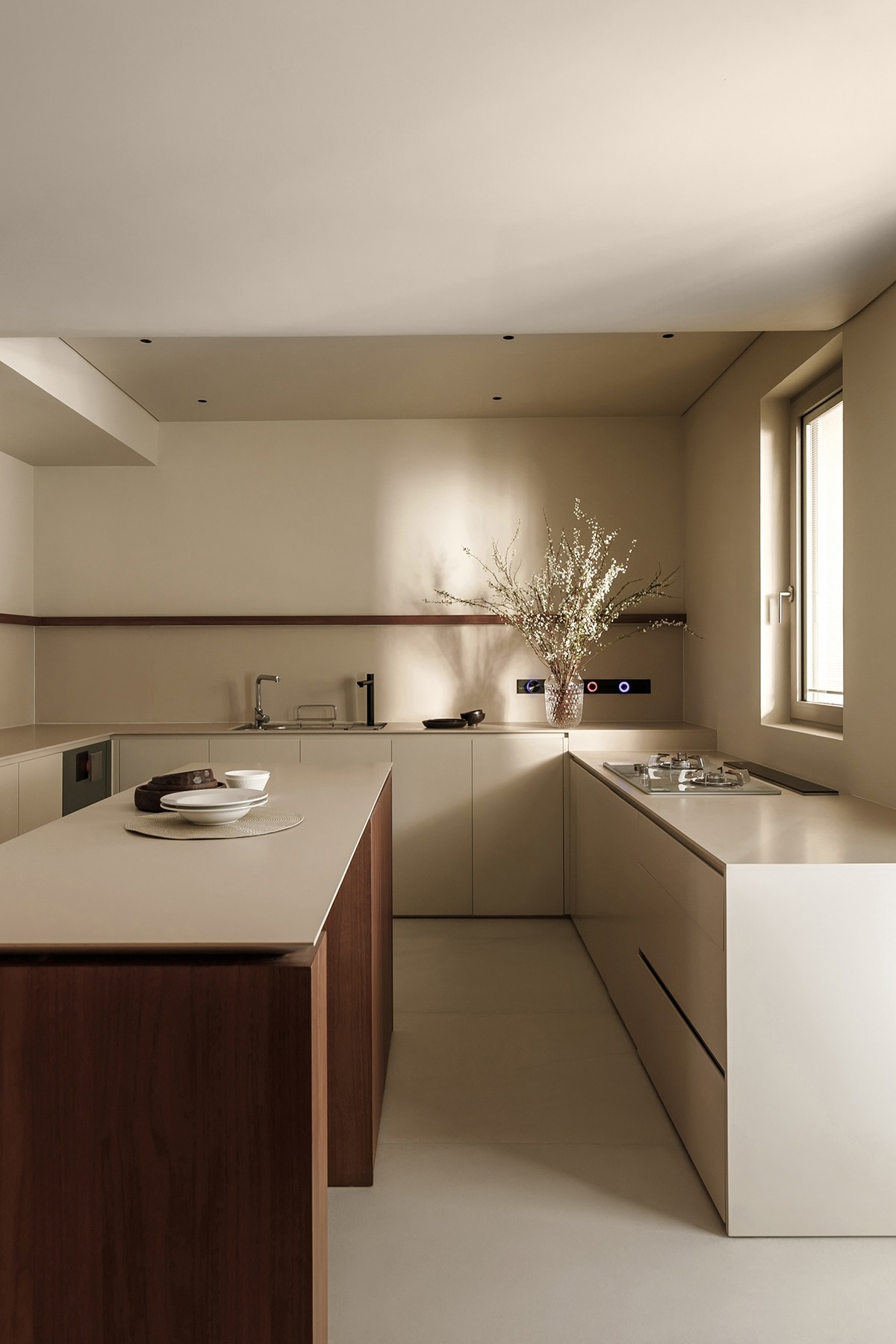 dcf7b20eb01451cdaa16bec03560ab95.jpg